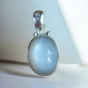 Pendentif en Argent avec une pierre de lune