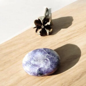 Pierre de soucis en Lépidolite