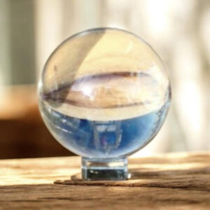 Boule de Cristal sur Socle en Verre