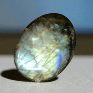 Galet Labradorite Madagascar