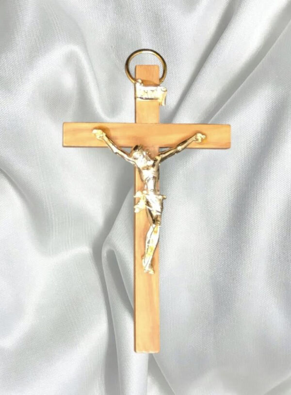 Croix en Bois d’Olivier avec Christ Doré